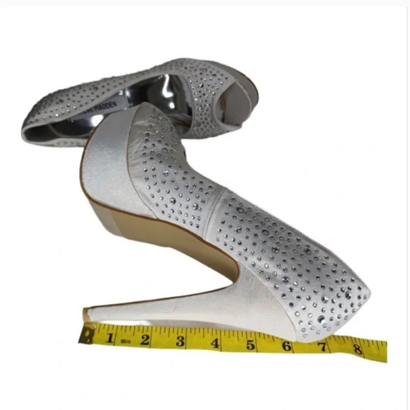 Steve Madden Silver Platform heels with rhinestones size 8 women NWOT - Picture 7 of 7